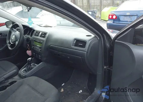 2015 Volkswagen Jetta 2.0L S из США, поврежденный, VIN 3VW2K7AJ1FM212556